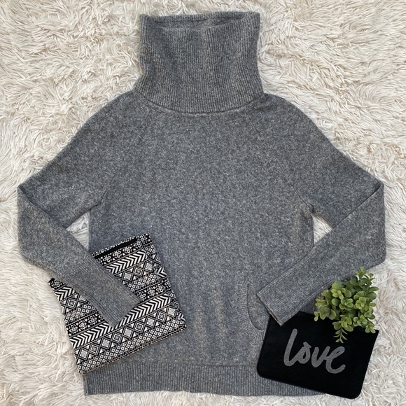Loft Turtleneck Sweater π Gray - Picture 4 of 16